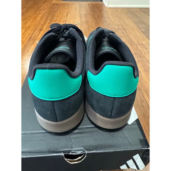 New Adidas Barreda Black w/ Green Stripes Gum Bottom Lifestyle Sneaker Men 10.5 main image 7